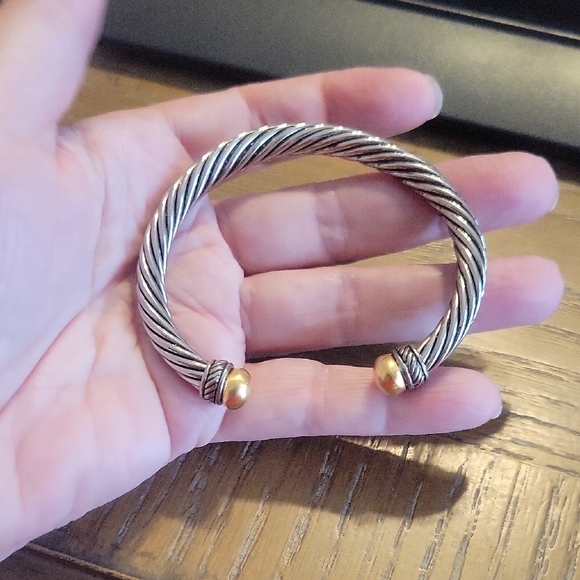 Twisted Silver and Gold tone Bangle bracelet - Picture 3 of 3